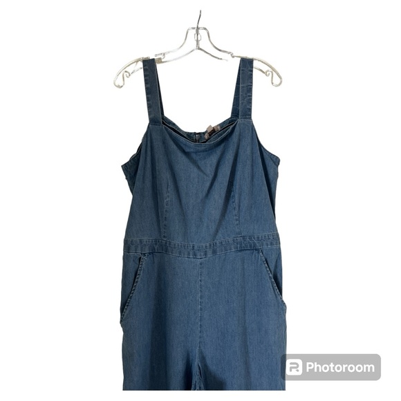 LOFT Outlet size 10 chambray wide leg jumpsuit - Picture 2 of 5
